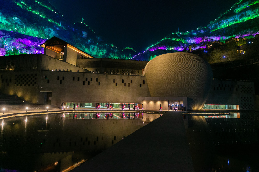 從兩大醬酒升級為莊園醬酒郎酒旨在打造頂級白酒莊園