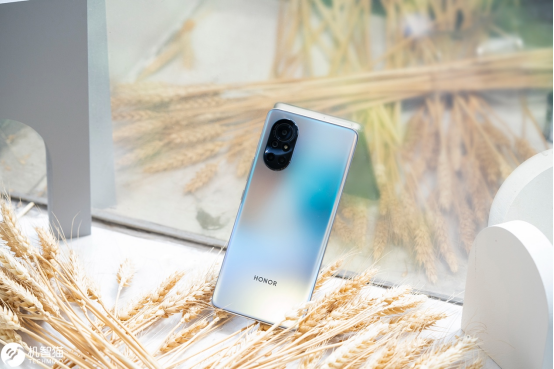 黎贝卡盖章认证荣耀v40轻奢版颜值在线主打春季流行银色