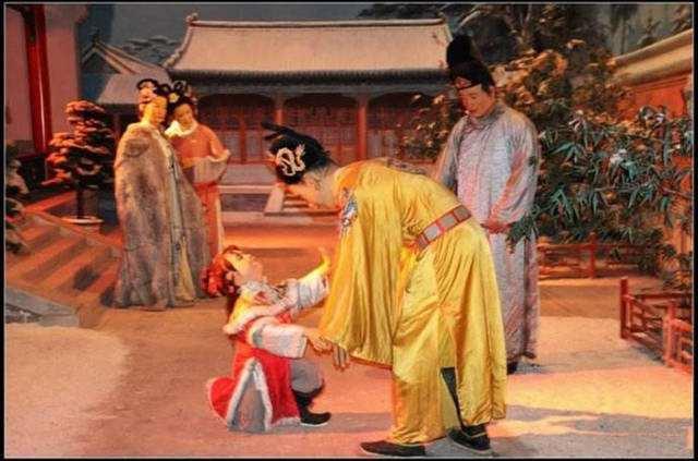 皇帝哀叹中年无子太监立即下跪您的儿子都已经6岁了