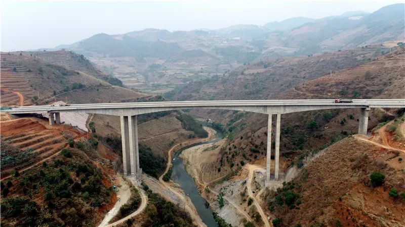 昌宁至保山高速公路 昌保高速枯柯河大桥 张国君 摄 昌保高速收费标准