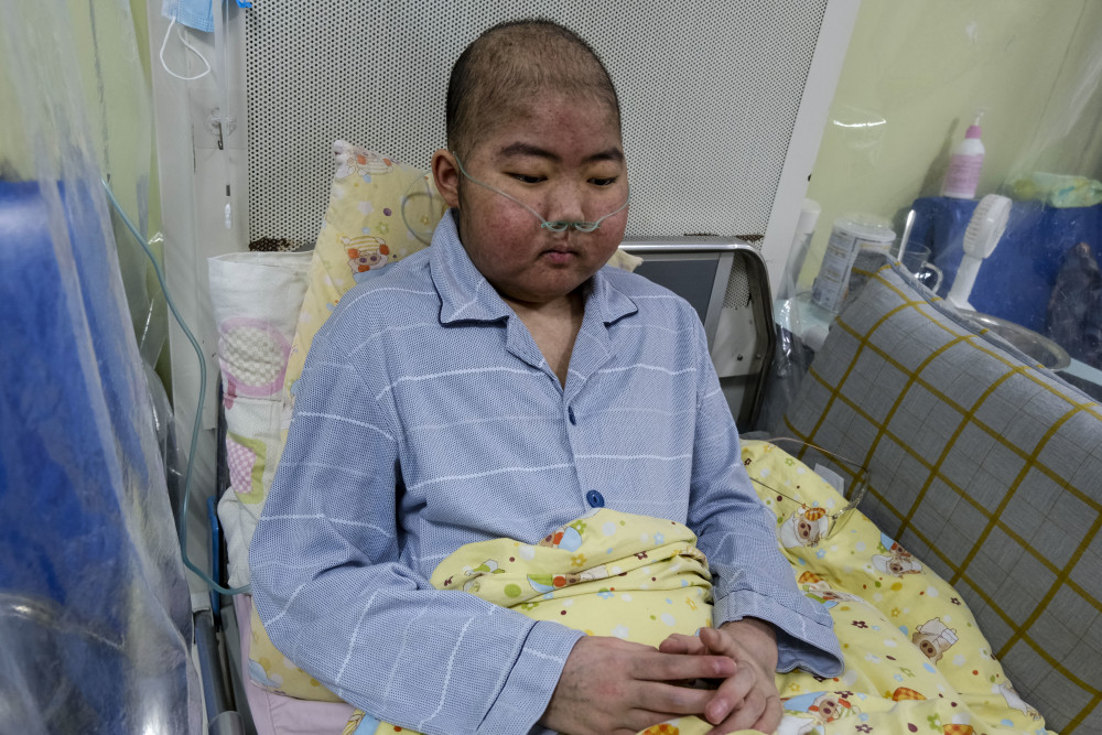 14岁男孩患重症父母"砸锅卖铁"救他,医生却说:这孩子命悬了