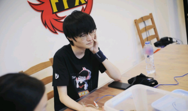 lol小天因祸得福尺帝究极嘲讽doinb用拼音质问他是哪国人