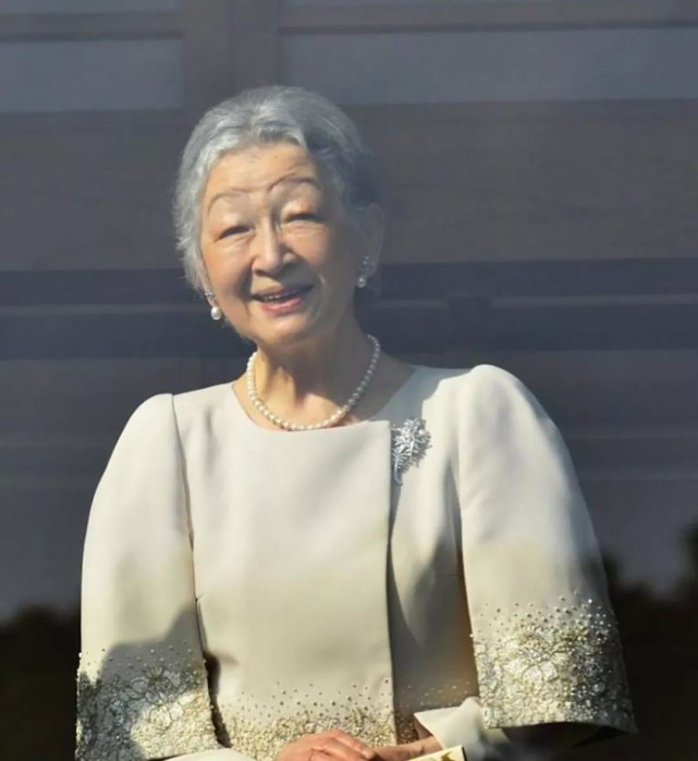 美智子皇后的婆婆图片