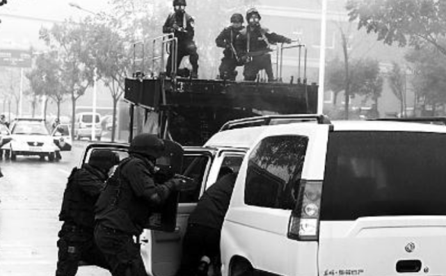 当年他犯下重案被击毙,妻儿才知真面目|谢先荣|贤夫