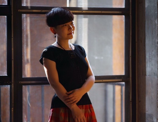 主持过央视新闻30分观众缘好又干练大方的胥午梅去哪了