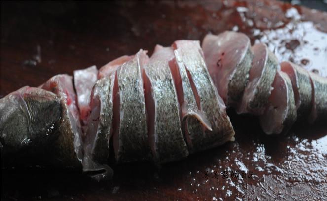 鱼腥最怕的不是葱姜蒜,而是它!做鱼时放1点,鱼肉鲜嫩无腥味