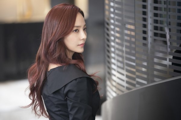 柳真与金素妍在顶楼2剧中从情敌转化为盟友