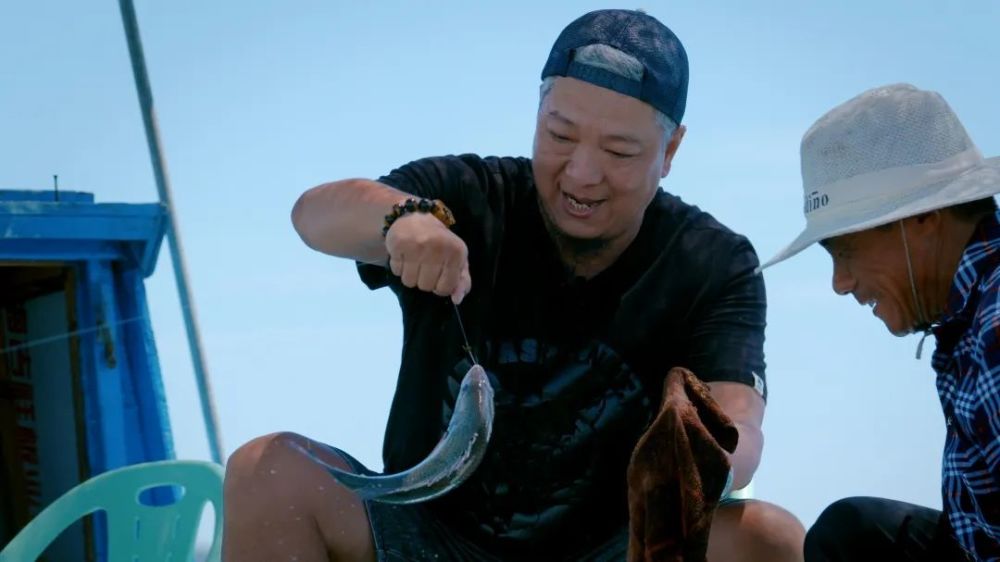 上菜请隔屏食用开动吧海鲜开播啦