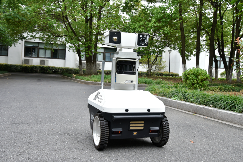 专业性安防应用,园区巡检机器人成竞争热点