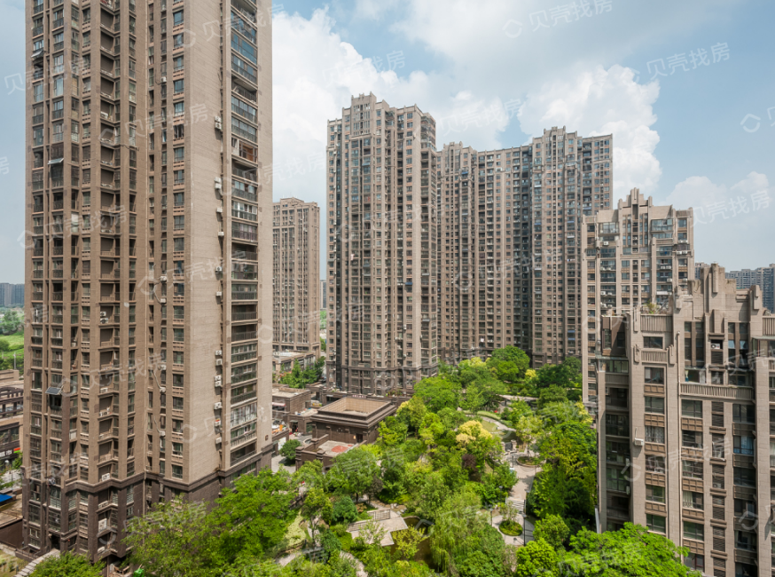 绿地海顿公馆绿地海顿公馆周边一览,交通便利,四周学校云集,生活方便.