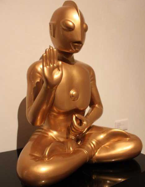 弟弟把家里供的菩萨换成了奥特曼还用红布遮了起来全家人拜了一整年