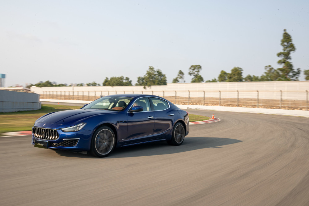 海川品车在赛道混体验玛莎拉蒂ghiblihybrid