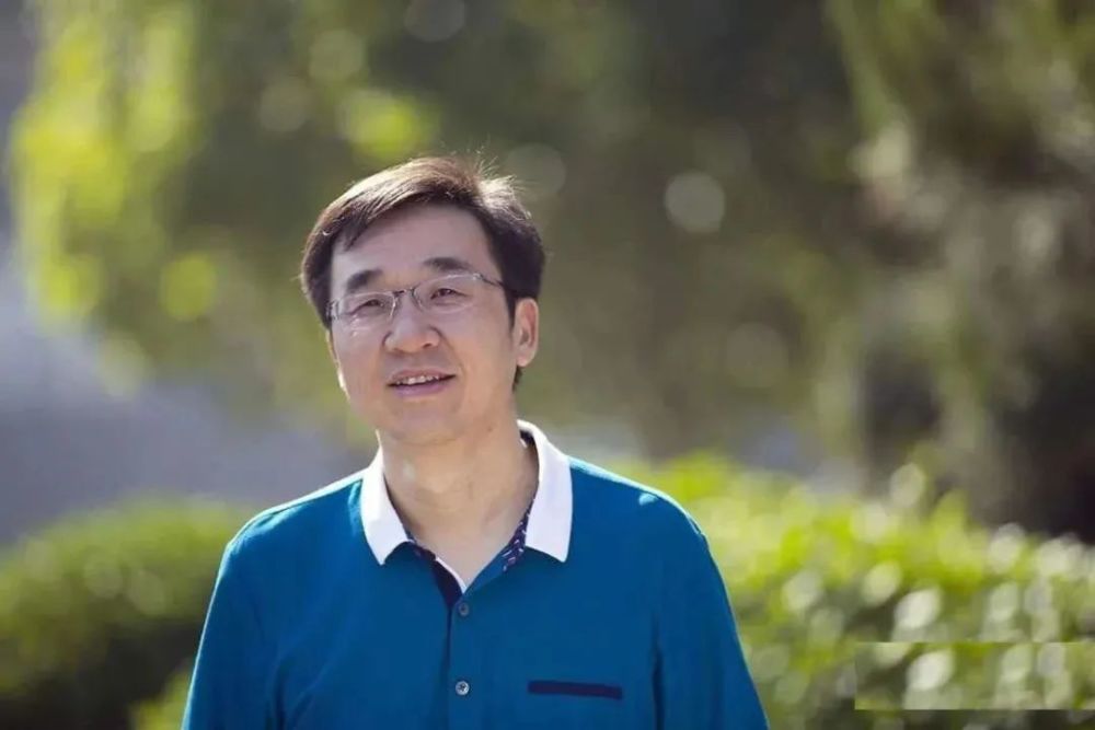 歌曲《春天到来》范江作词,韩永斌作曲,张译文演唱.