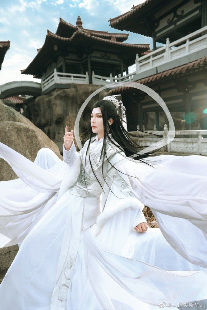 《天官赐福》君吾cos,绝美非常,一瞥一动皆令我离不开目光