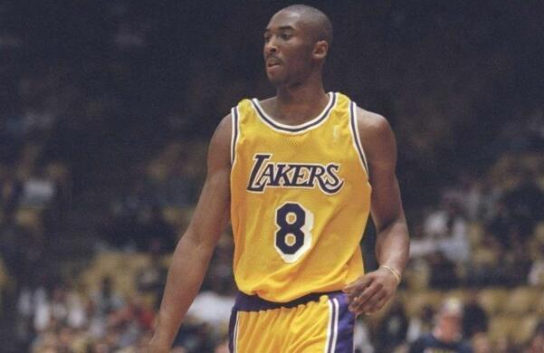 NBA巨星首秀表现如何？科比0分，乔丹平庸砍16分，一神人43分28板