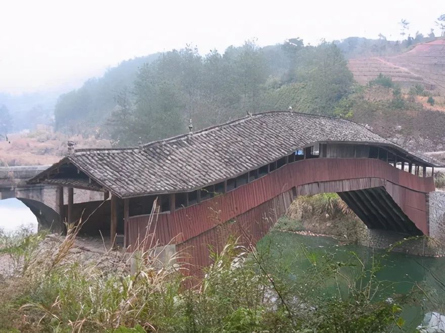 徐姓在仙居本是旺族,但明清之后,族人纷纷外迁,在泰顺县仙居村居住的
