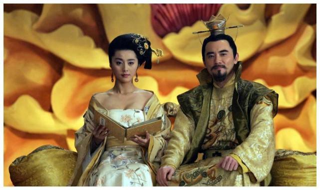 其实在小编看来,唐玄宗和杨贵妃握槊也好,游戏也罢,两人关系再怎么样