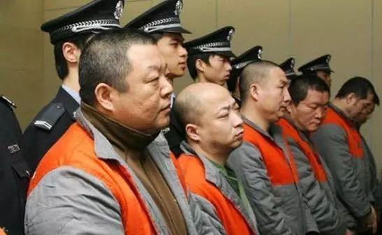 揭秘10大明星在监狱服刑期间不为人知的内幕_腾讯新闻