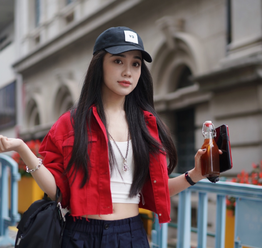 而林博洋和周晓凡这两位新人演员都是科班出身,前者至今并没有出演