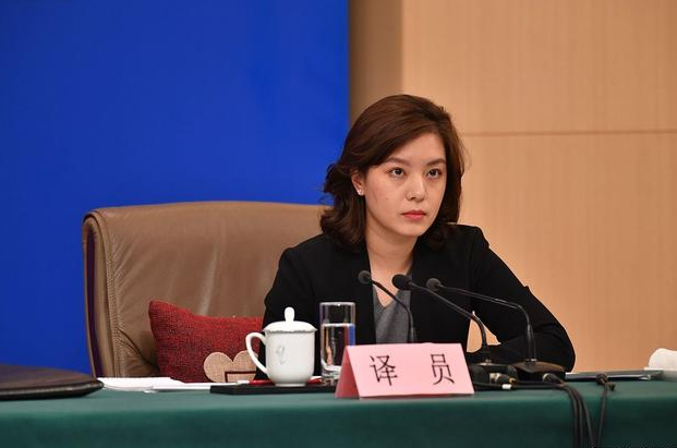 "最美外交翻译官"张京,颜值和才华并存,这才是年轻人该追的星_腾讯