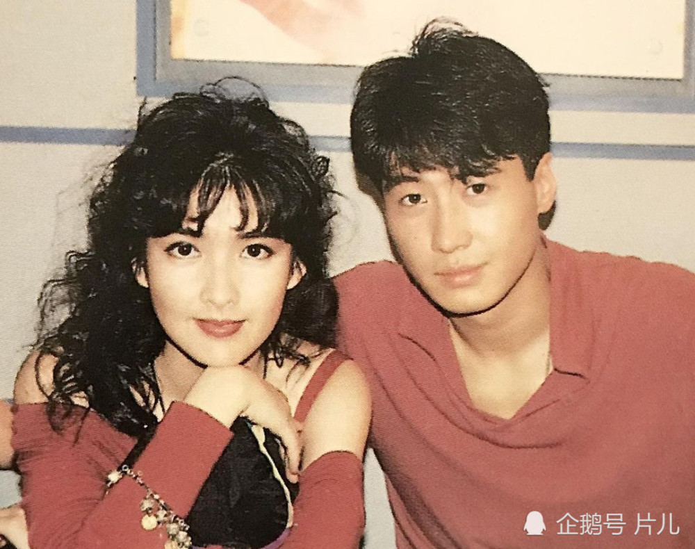 54岁周慧敏罕见露面,现身小县城参加商演捞金,被曝老态明显_腾讯新闻