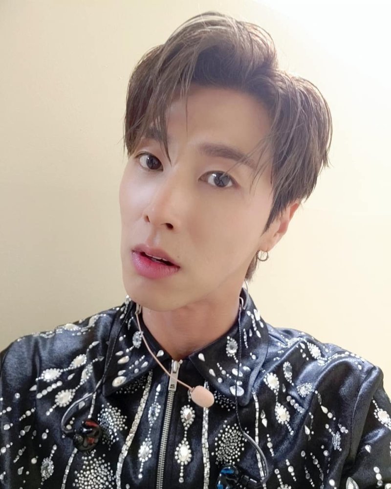 节目剩8天开播允浩主动退出kingdom