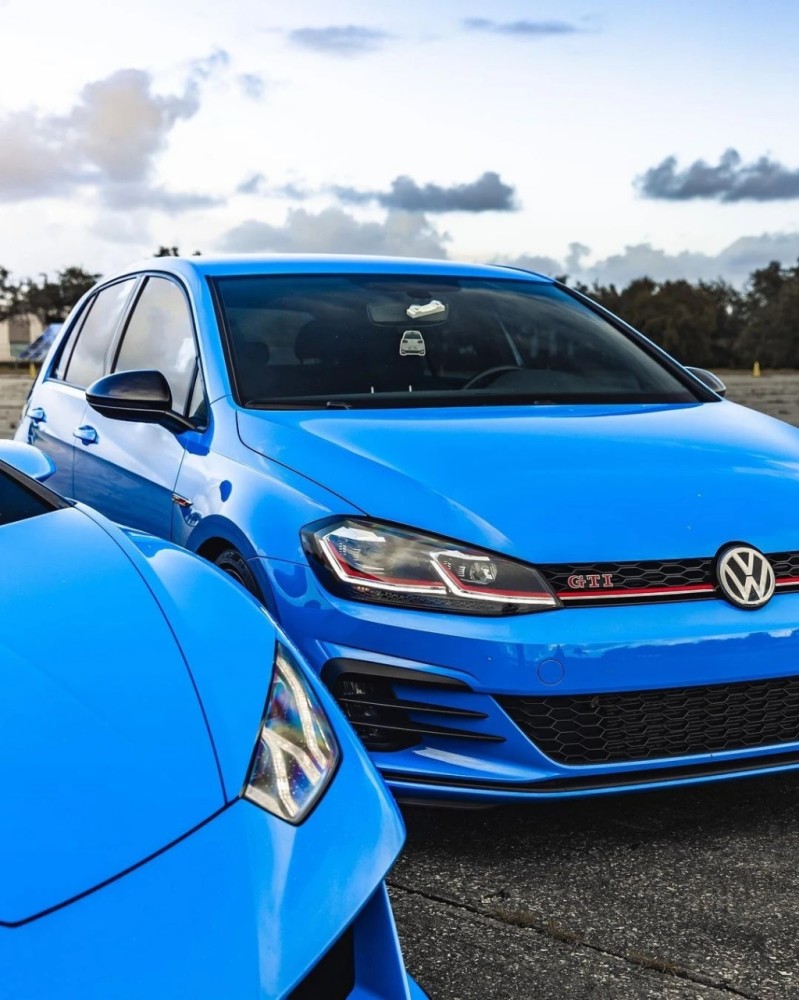 纯蓝高尔夫mk75gtirabbit原来蓝色小钢炮也可以这么美