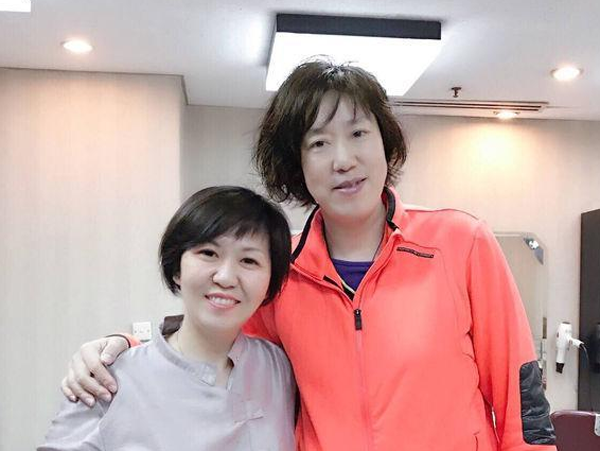 身高186cm的吴咏梅在郎平首次执教中国女排时被发掘,当时她出任王怡的