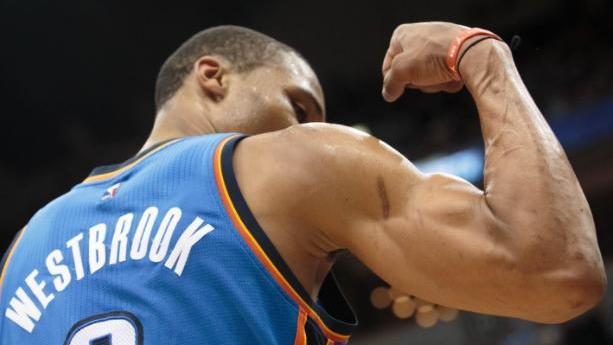 脱下球衣后,浑身肌肉如刀刻,暴力美学_腾讯新闻