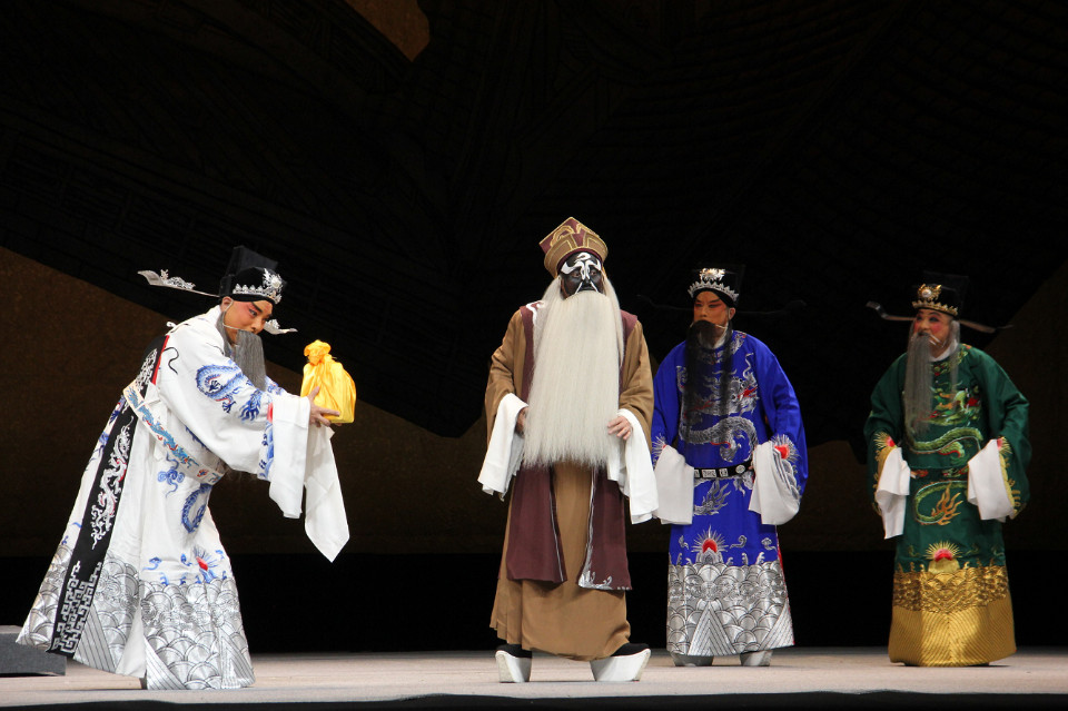 反腐题材柳子戏老青天专场演出走进山东省委党校