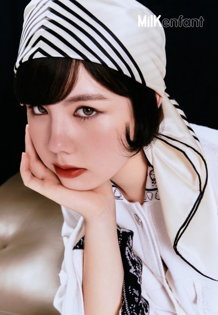 前《vogue》中国版主编angelica张宇,携混血女儿hayley graham登上