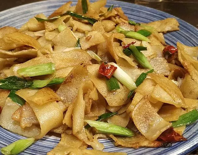 武汉旅游必吃的特色小吃—黄陂豆丝(低音号)