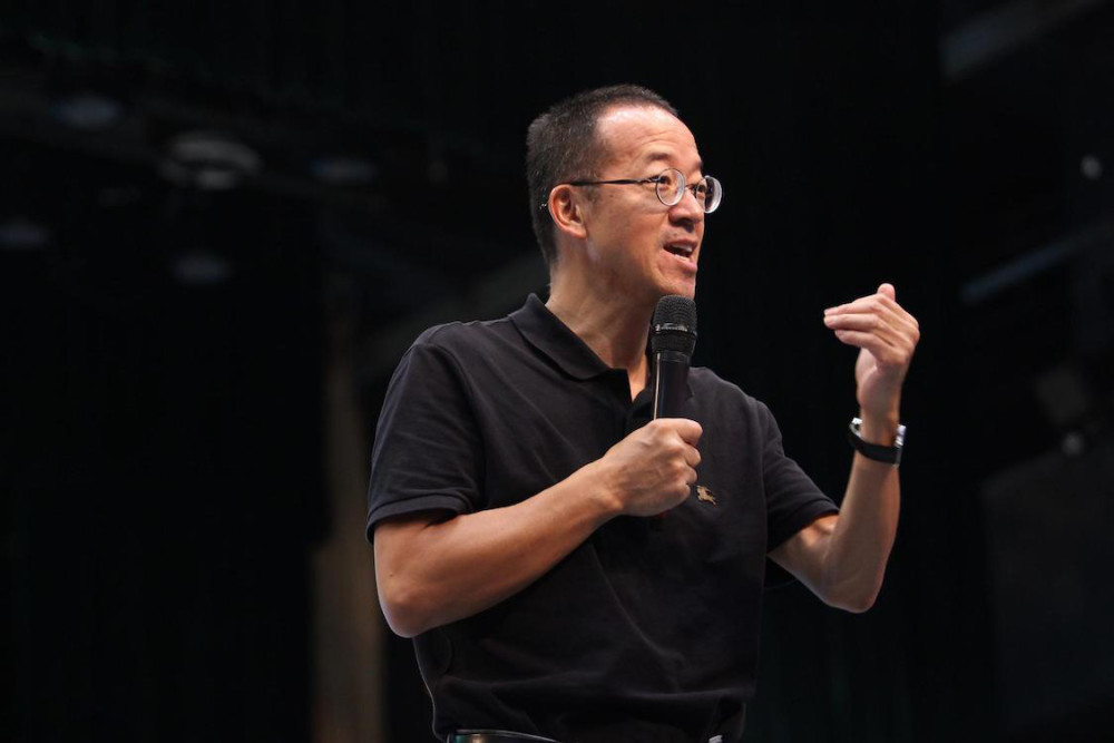 人民日报劝解无果,阿里社区团购投入不设限,这才是俞敏洪的愤怒