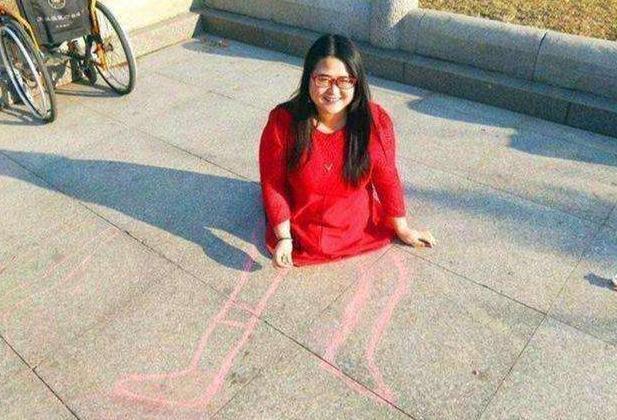 无腿妈妈 不听劝阻生下双胞胎 6年过去了 如今生活令人动容 腾讯新闻