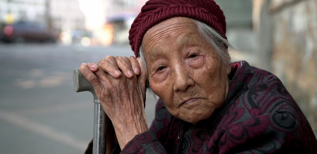 三位85岁老人哭诉:"年轻时有多霸道,多豪横,晚年就有多凄凉!