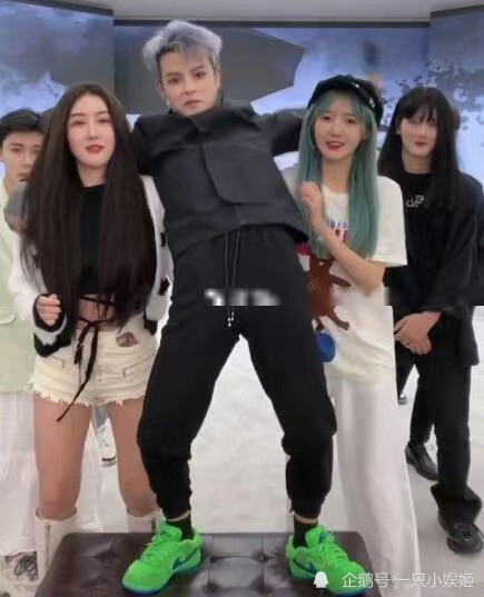 套路璐与陈意礼不和竟点赞其翻车路人照网友太刚了