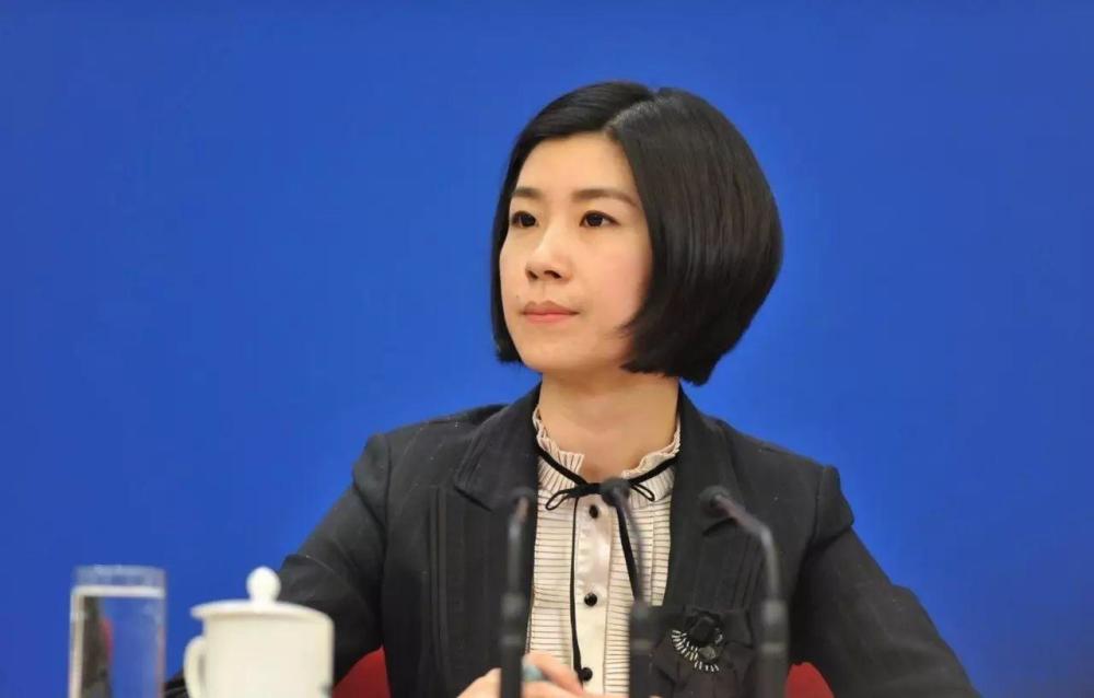 中美会谈后外交部四大翻译女神瞬间爆火集美貌与才华一身