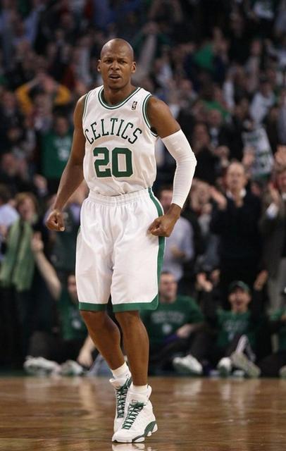 雷阿伦当年为何宁可降薪加盟死敌热火,也不愿意跟绿军续约?