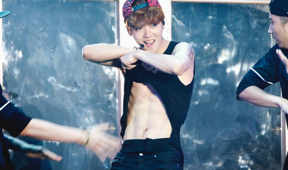 看着很瘦却满身肌肉的5位明星李现男友力十足鹿晗罕秀腹肌