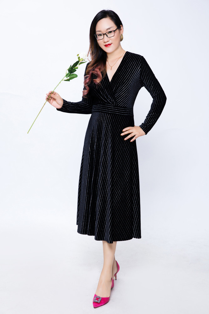 青年歌手宋丽萍深情演唱《父亲远去的背影》感恩亲情_腾讯新闻