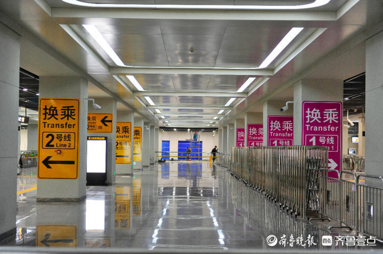 明早发济南王府庄站进入站台跟着指示牌去坐2号线