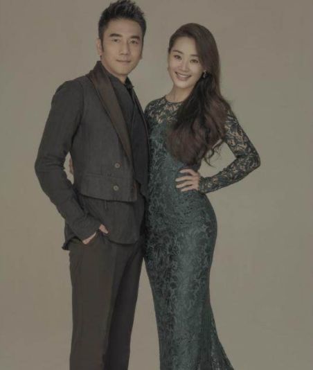 靠第一任妻子走红,靠第二任妻子发家致富,今48岁成亿万富豪_腾讯新闻