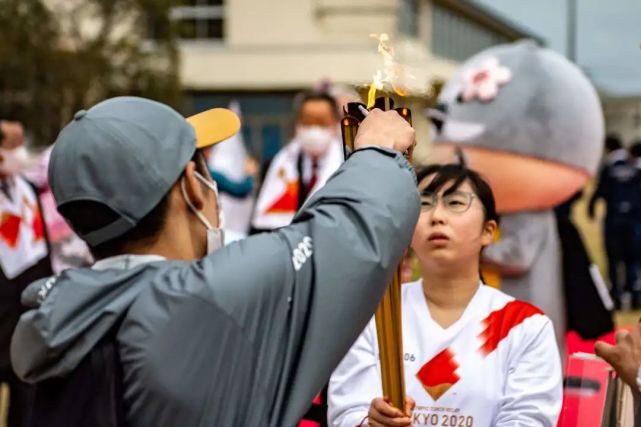 传递,然而第一天火炬就……|日本女足|火炬|圣火|东京奥运|东京奥运会
