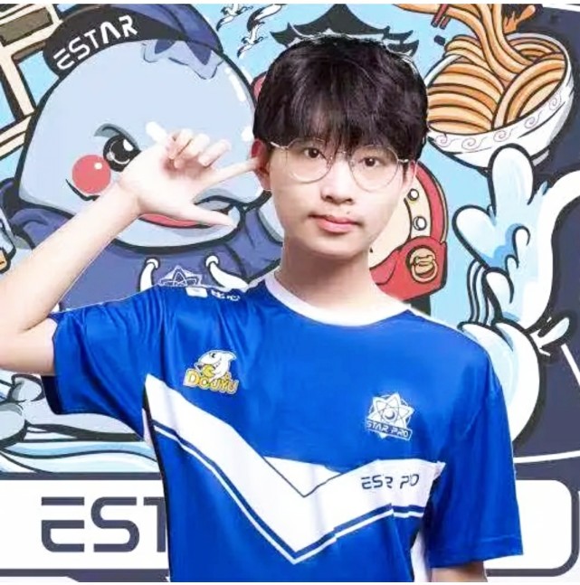 kpl人物志十四岁开始打职业手握十国服武汉estar梓墨