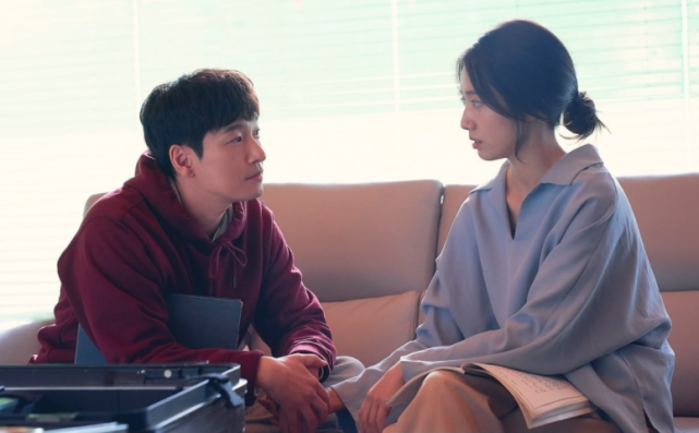 曹承佑和朴信惠在西西弗斯神话中作为情侣享受甜蜜时刻