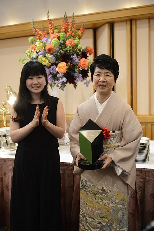 据日媒了解,福原千代知道女儿和女婿的情况后,她很不安,觉得自己没