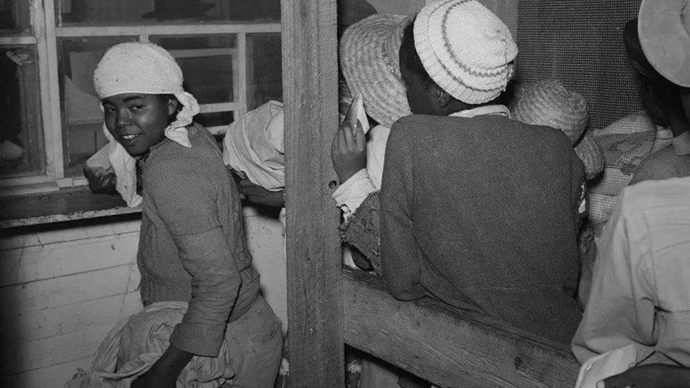 h&m为什么会认为新疆在用奴隶摘棉花?因为美国就是这么过来的