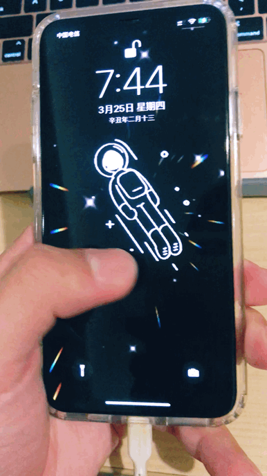 超火的华为太空人动态壁纸 完美适配iphone Iphone Livephoto Iphone锁屏 华为 动态壁纸