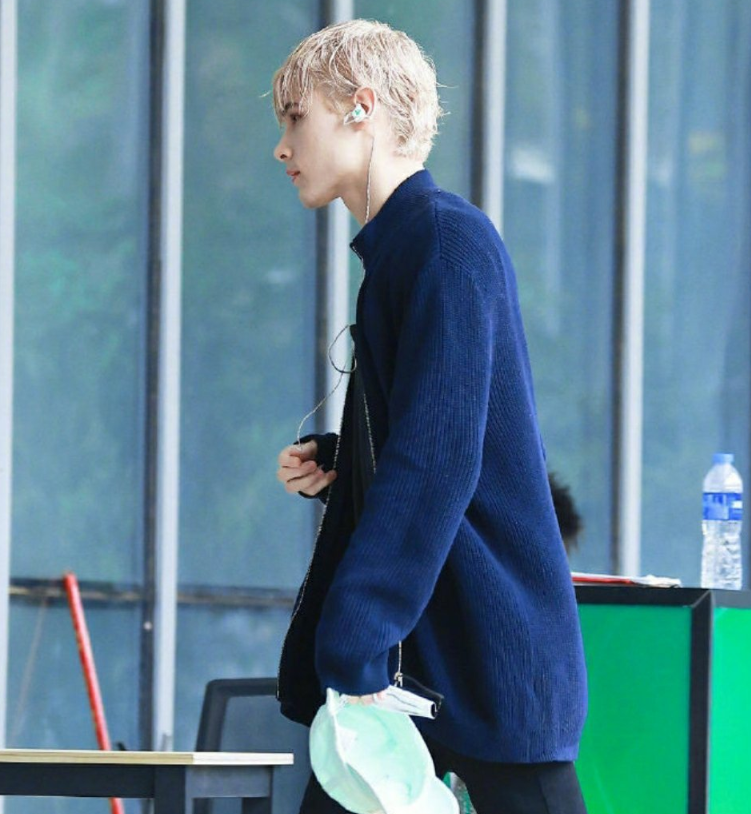 利路修终于不顶油头出现,换新发型后,大家却不关注