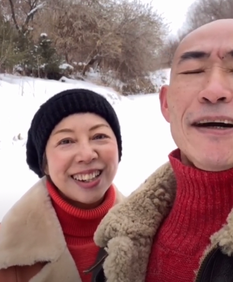 孙德胜晒近况62岁肌肉健硕似小伙丁克24年因嫌孩子吵